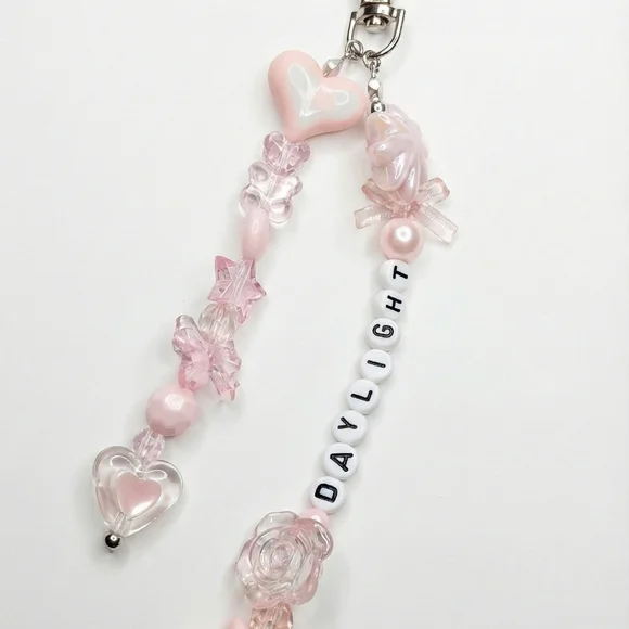 Taylor Swift Pink and White Keychain - Picture 2 of 3